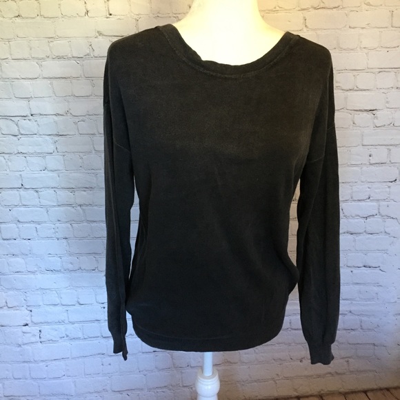 Callahan Anthropologie Soft V-Back Sweatshirt - Picture 2 of 16
